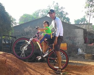 Gowes_with my daughter_3